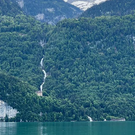 Zauberhaftes Mit Whirlpool, Berg & Seesicht * ブリエンツ